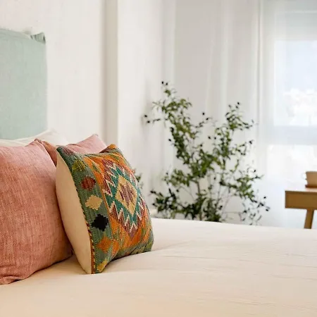 Casa Segarra Luz, Estilo Y Vistas En El Mercado